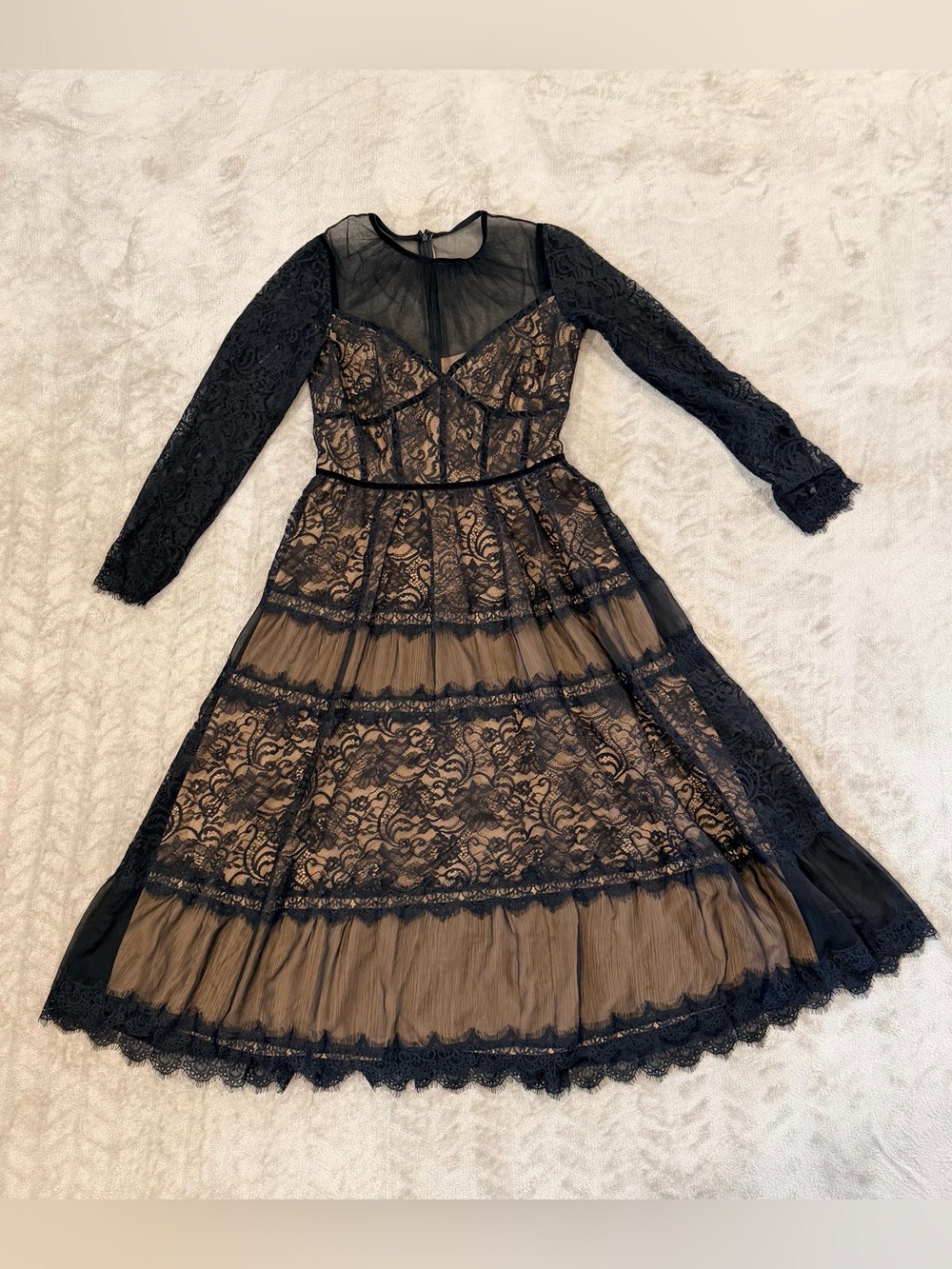 Tadashi Shoji Black Lace Illusion Tiered Midi Dress Size 8 BFY18619MDX EUC
